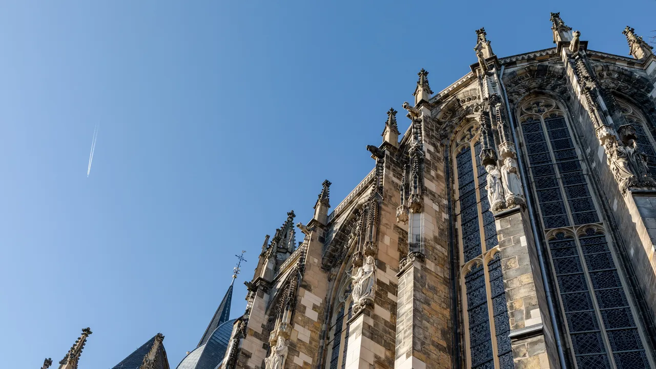 Aachen Cathedral, where the emperors were crowned for 600 years. (Wikimedia Commons)