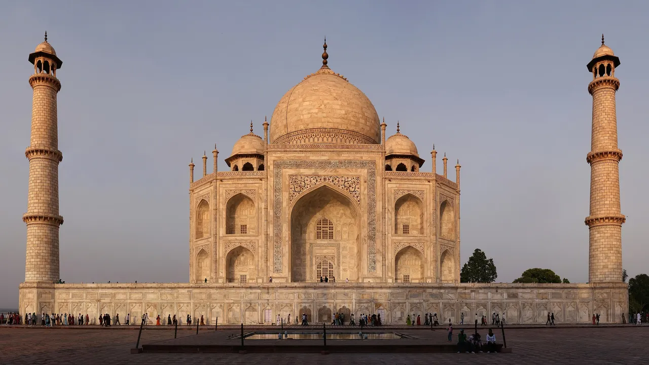 The Taj Mahal at Agra, tomb of the Mughal emperor Shah Jahan's wife. (Wikimedia Commons)