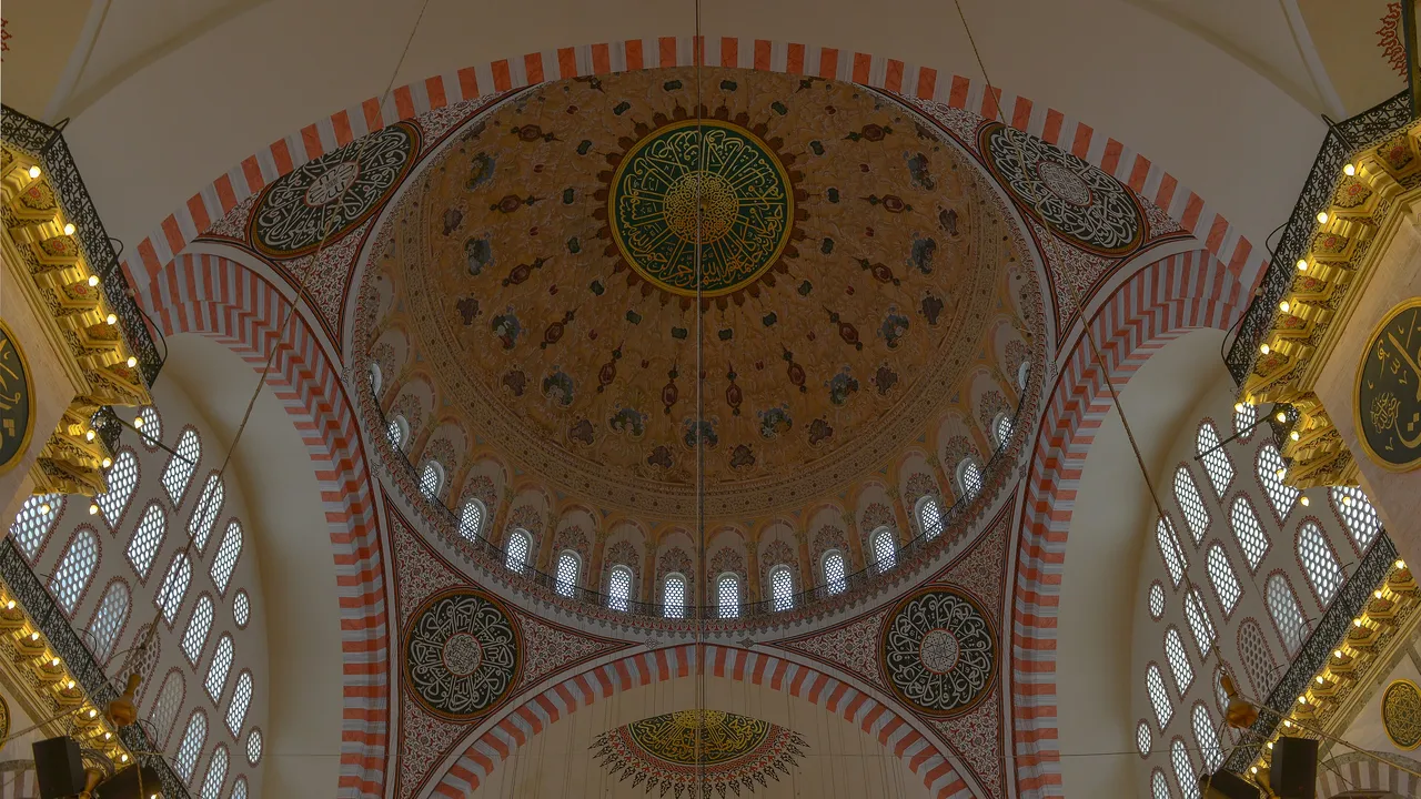 The Süleymaniye Mosque in Istanbul, crown of the Ottoman golden age. (Wikimedia Commons)