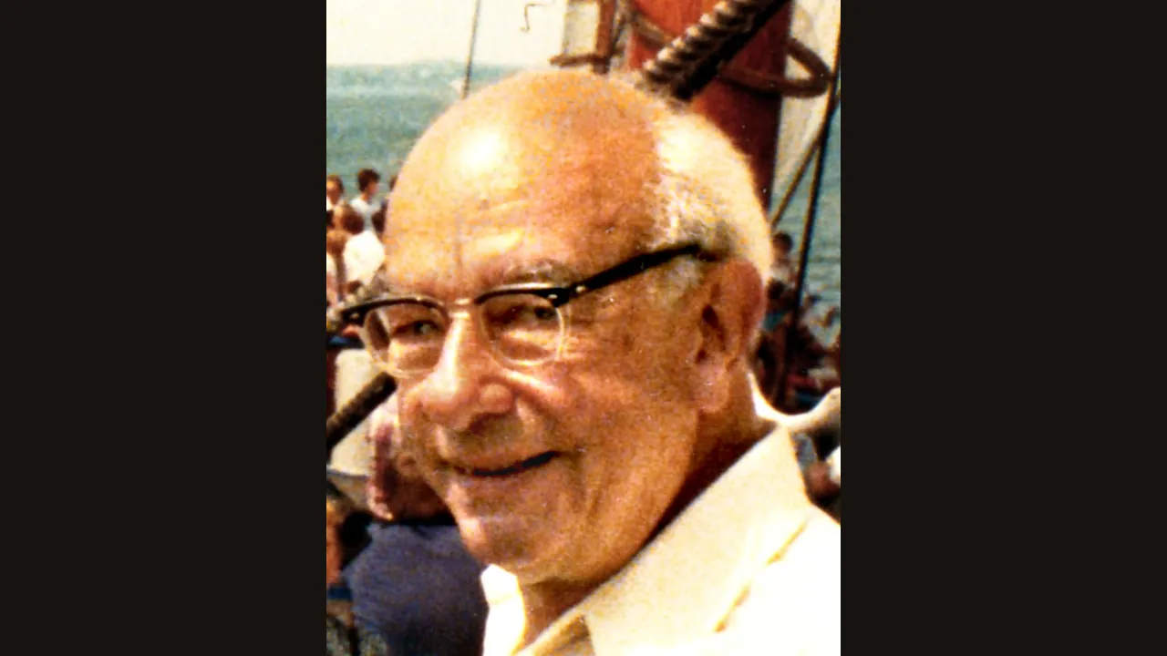 Willard Van Orman Quine in Halifax harbour, 1980 (Wikimedia Commons, CC BY)