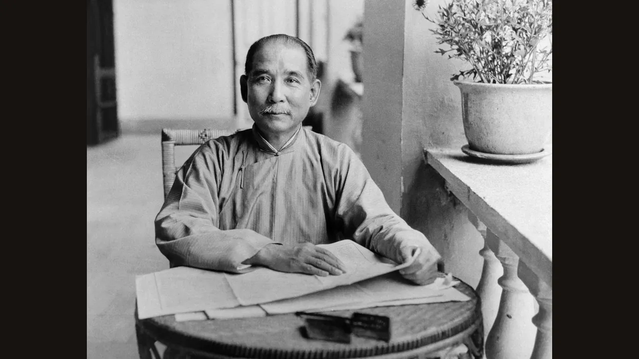 Sun Yat-sen, photograph (Wikimedia Commons)